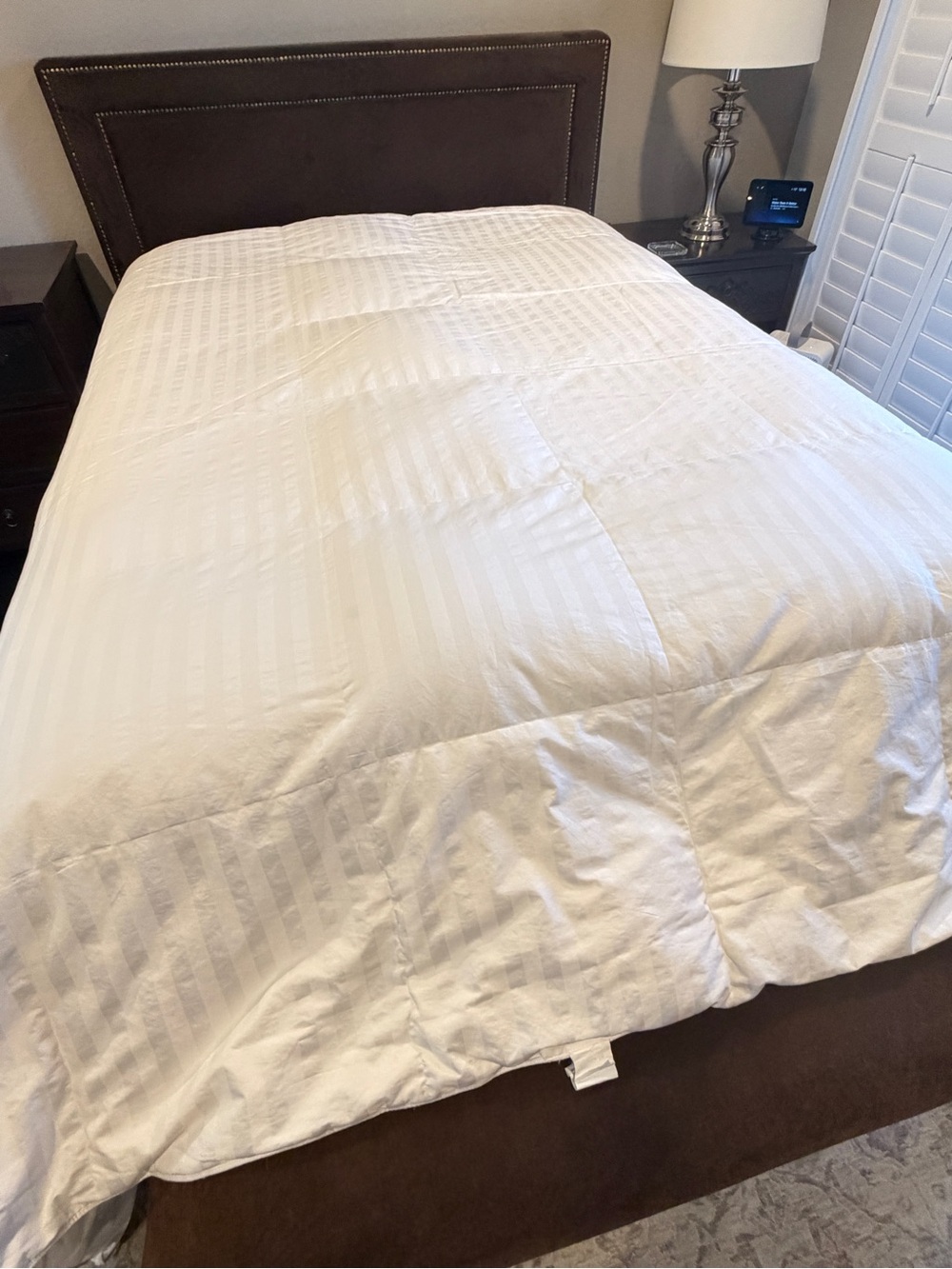 Costco Hotel Grand White Down Comforter - Luxury White Bedding King - Picture 4 of 10
